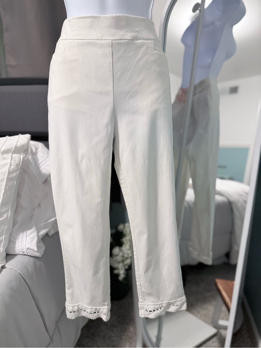 Chico's White Lace-Trim Waist Pants